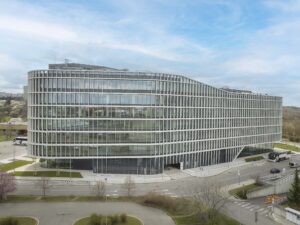 Nová administrativní budova Roztyly Plaza v Praze 